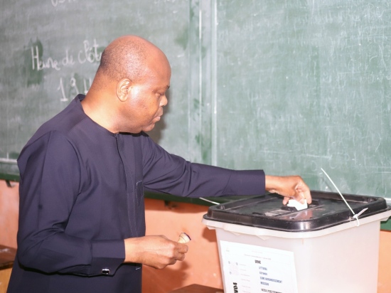 Législatives 2026 : Le Président Dorothé SOSSA accomplit son devoir civique dans la sérénité